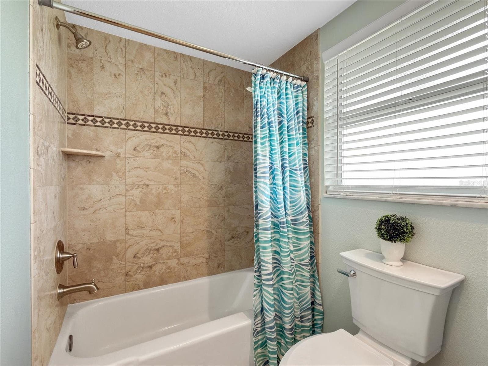 5008 DORY DRIVE — photo 19 of 53