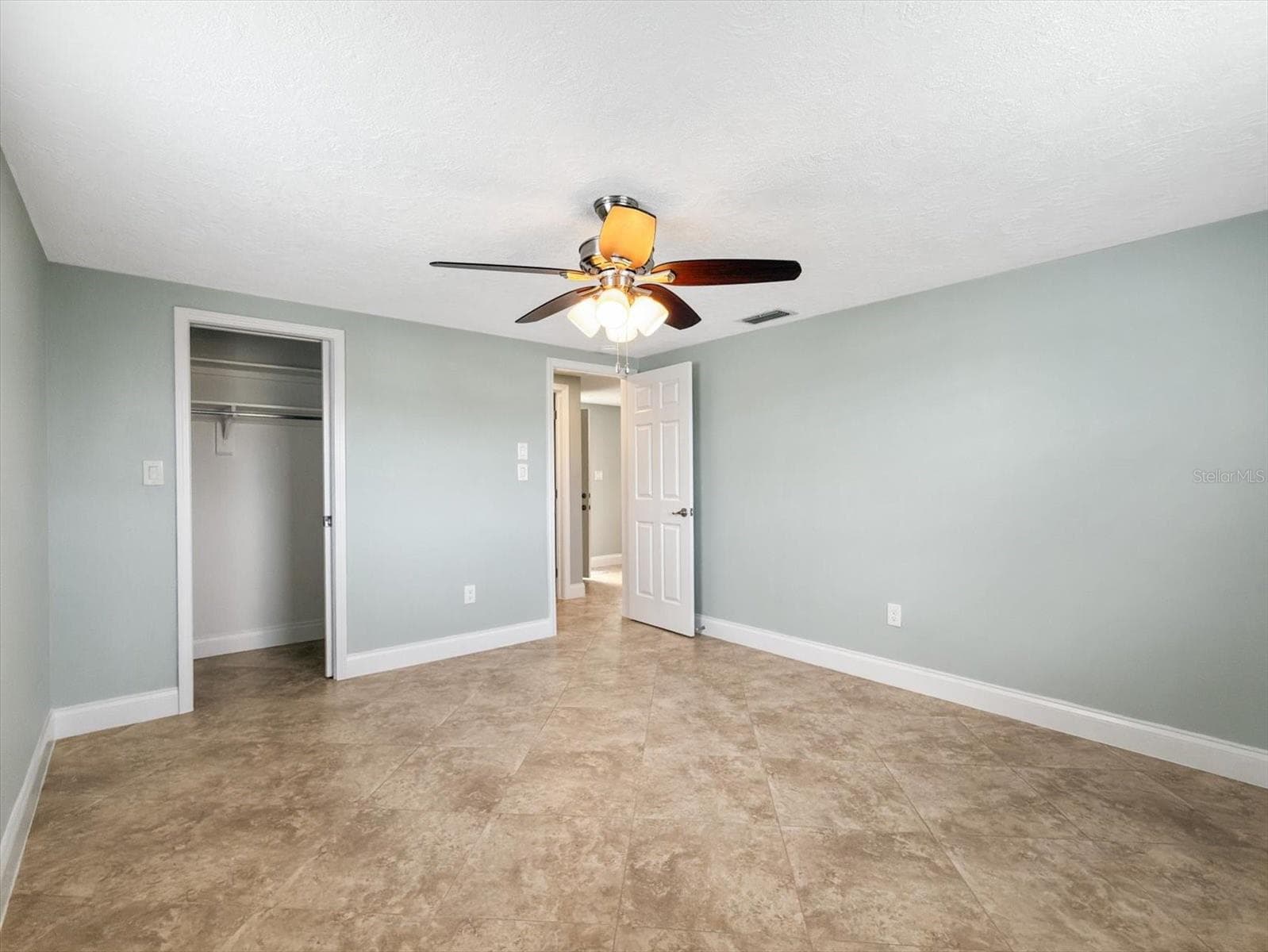 5008 DORY DRIVE — photo 18 of 53