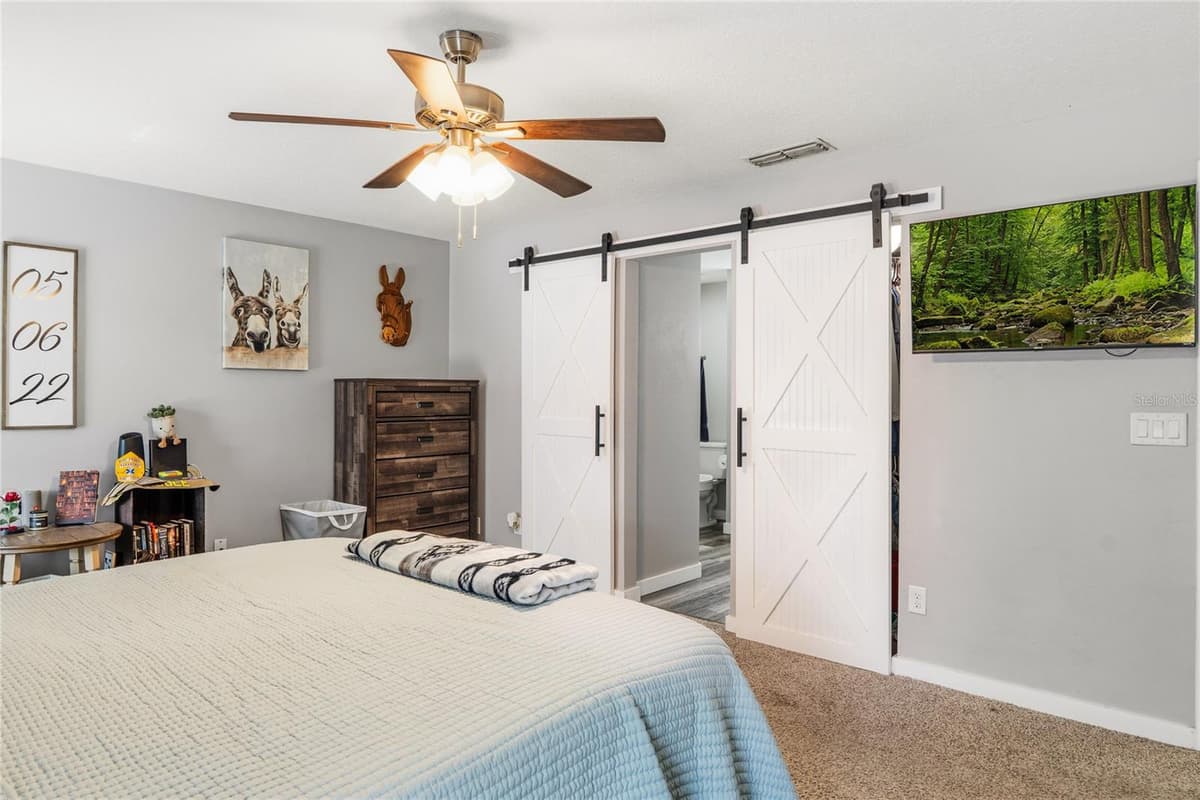 135 LINDA SUE DRIVE — photo 14 of 76