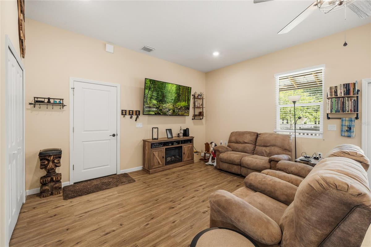 135 LINDA SUE DRIVE — photo 45 of 76