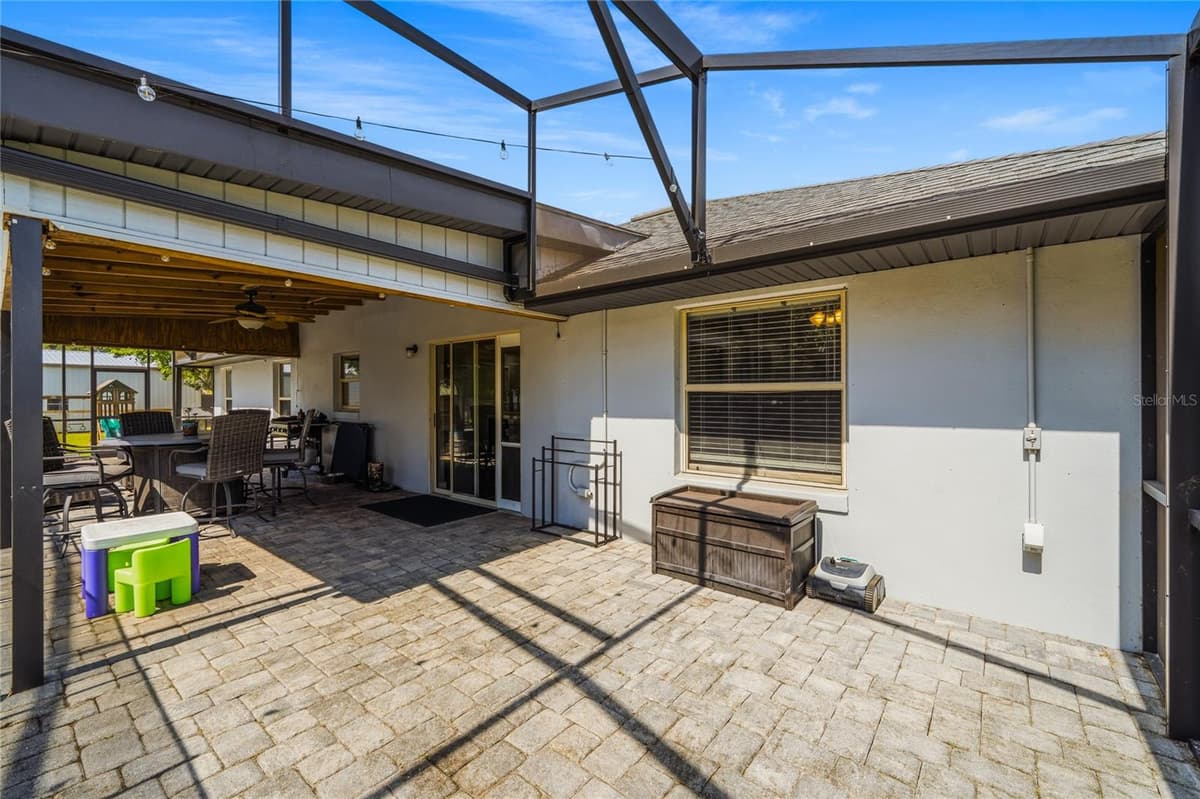 135 LINDA SUE DRIVE — photo 24 of 76