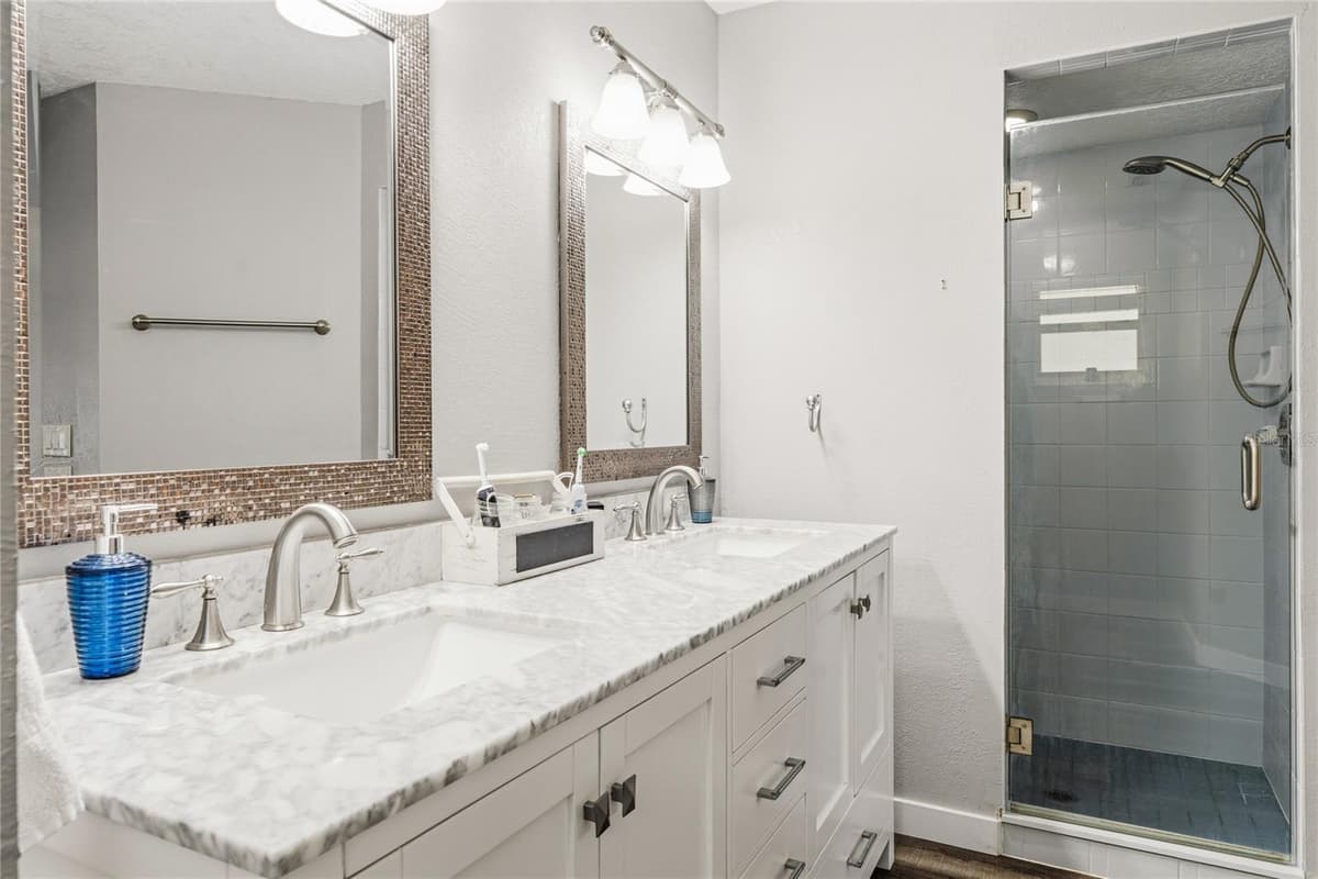 135 LINDA SUE DRIVE — photo 16 of 76