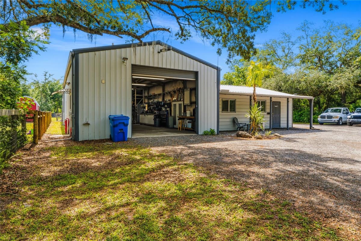135 LINDA SUE DRIVE — photo 32 of 76