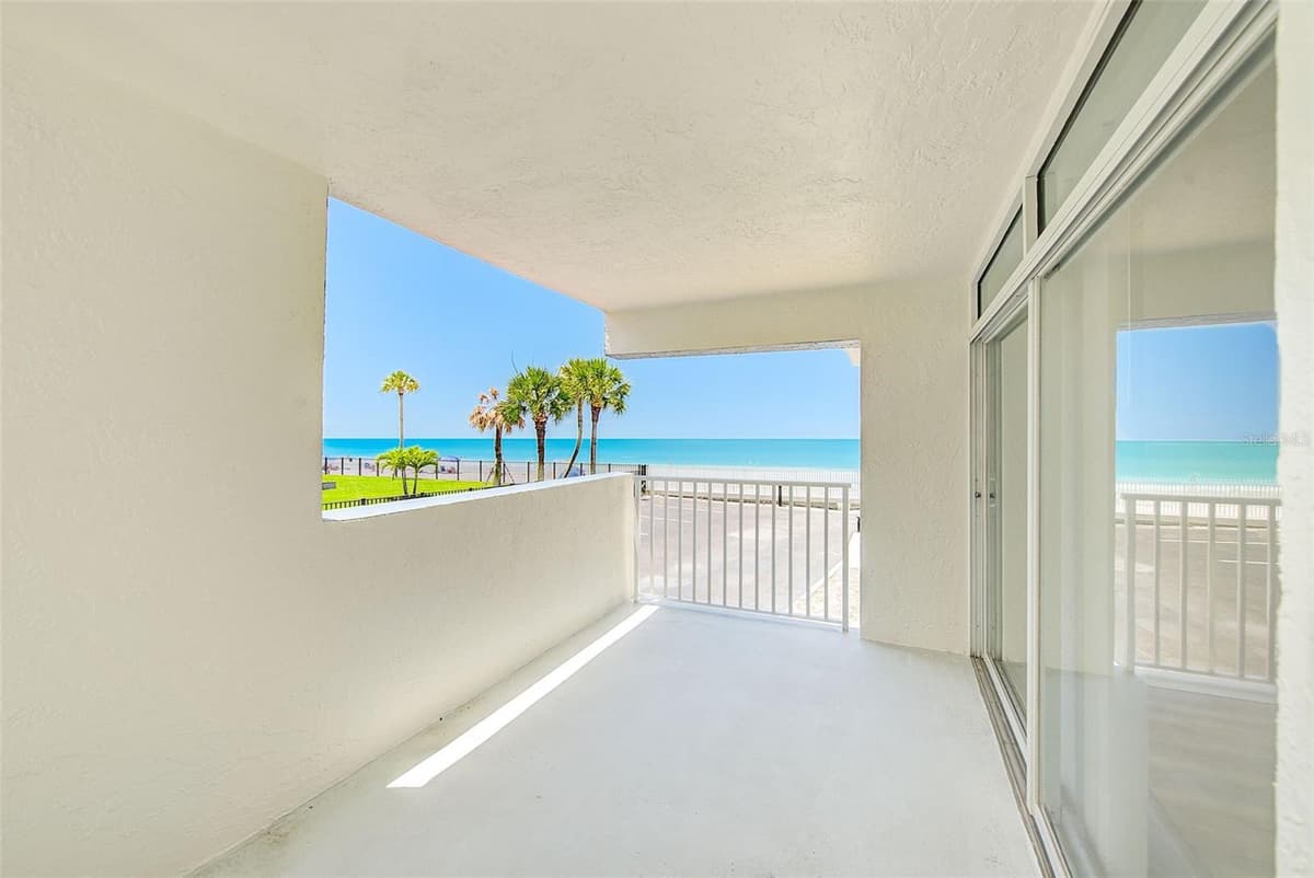 16308 GULF BOULEVARD — photo 2 of 41