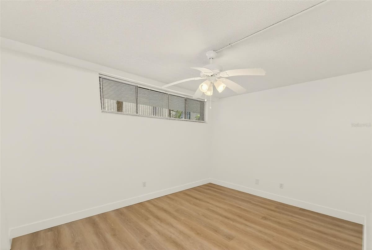 16308 GULF BOULEVARD — photo 19 of 41
