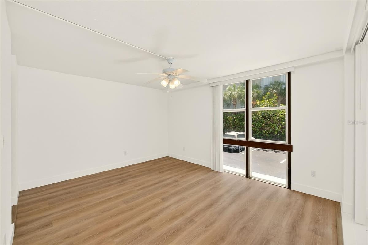 16308 GULF BOULEVARD — photo 13 of 41