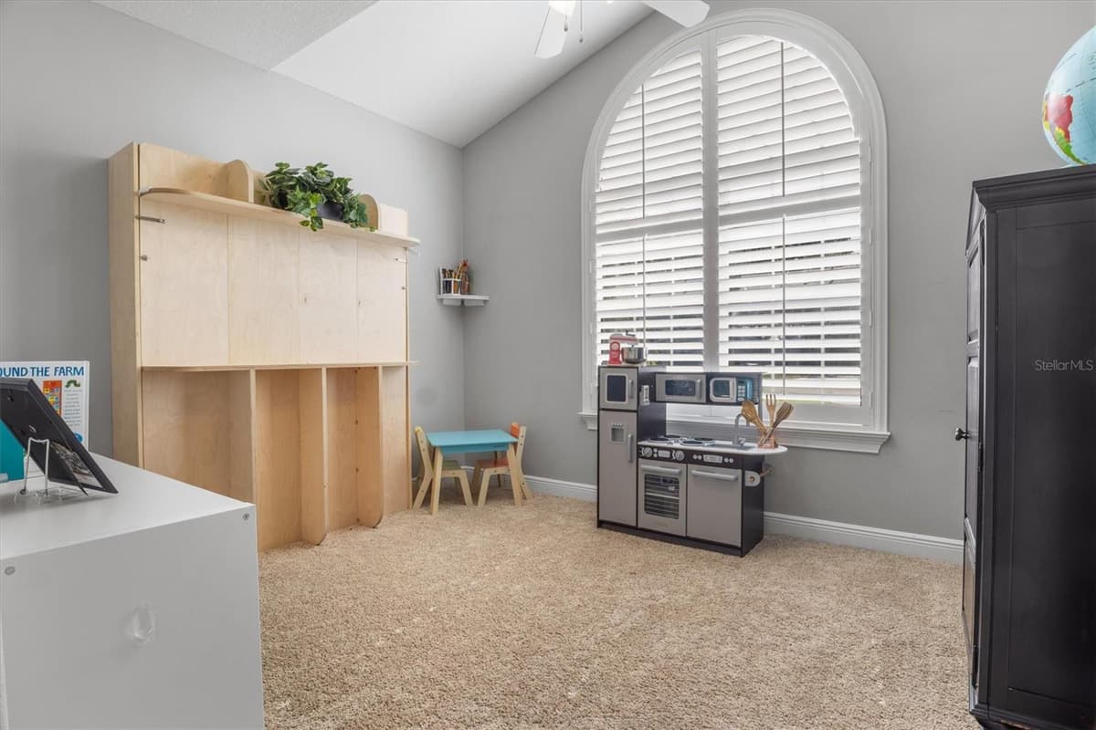 615 OAK AVENUE — photo 45 of 76
