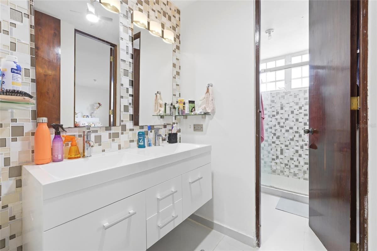 29 Calle 1 URB. SAN RAFAEL ESTATES — photo 12 of 20