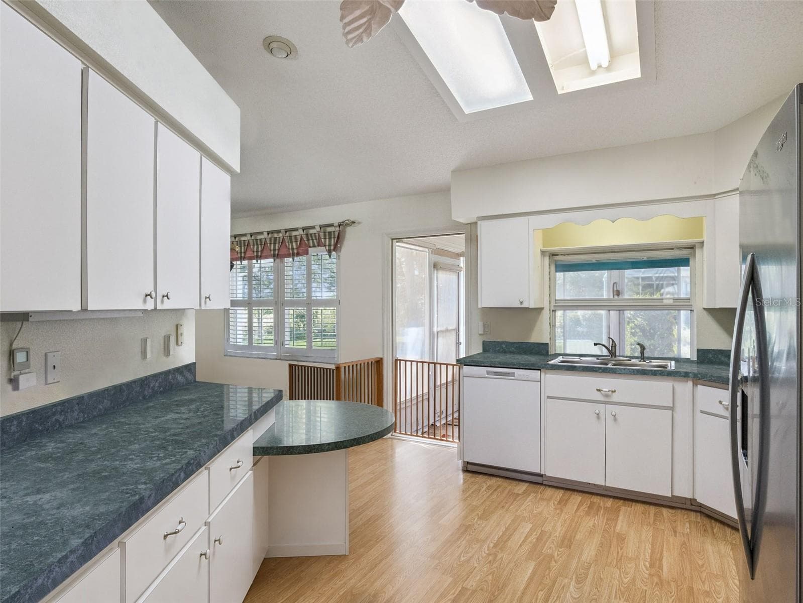 21230 ROYAL ST GEORGES LANE — photo 6 of 53