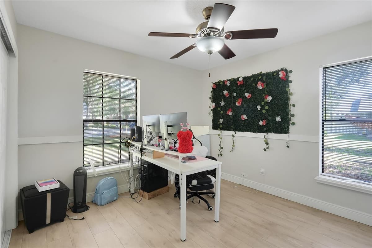 207 HOWARD COURT — photo 21 of 29
