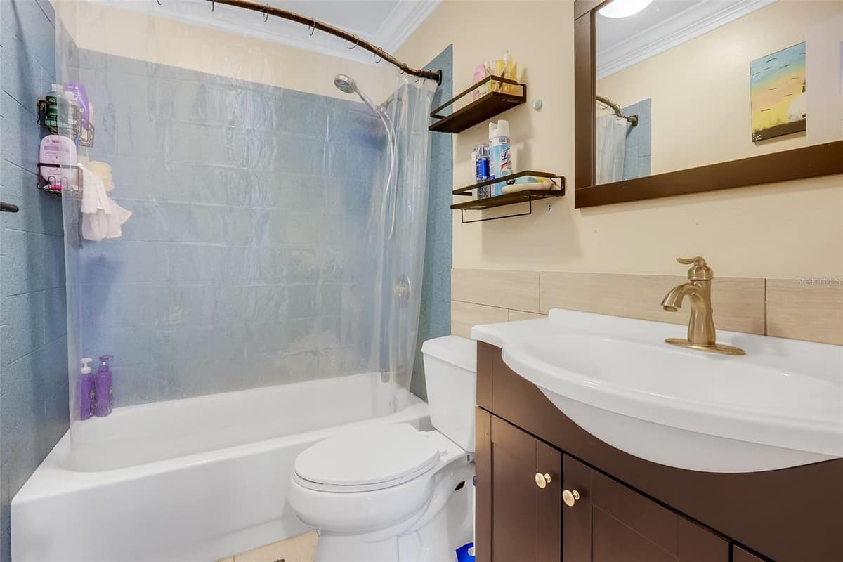 207 HOWARD COURT — photo 16 of 29