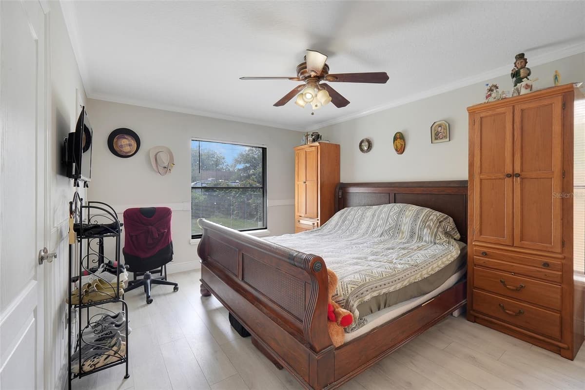 207 HOWARD COURT — photo 14 of 29