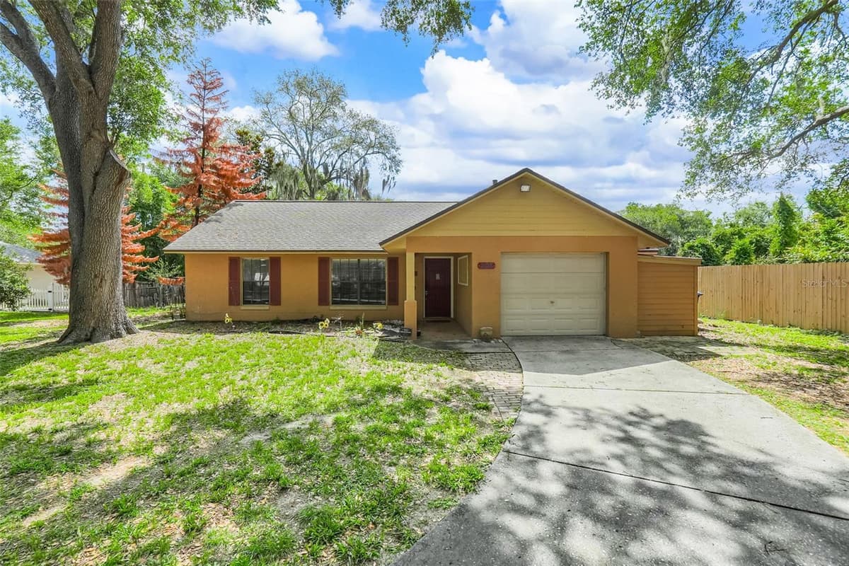 207 HOWARD COURT — photo 1 of 29
