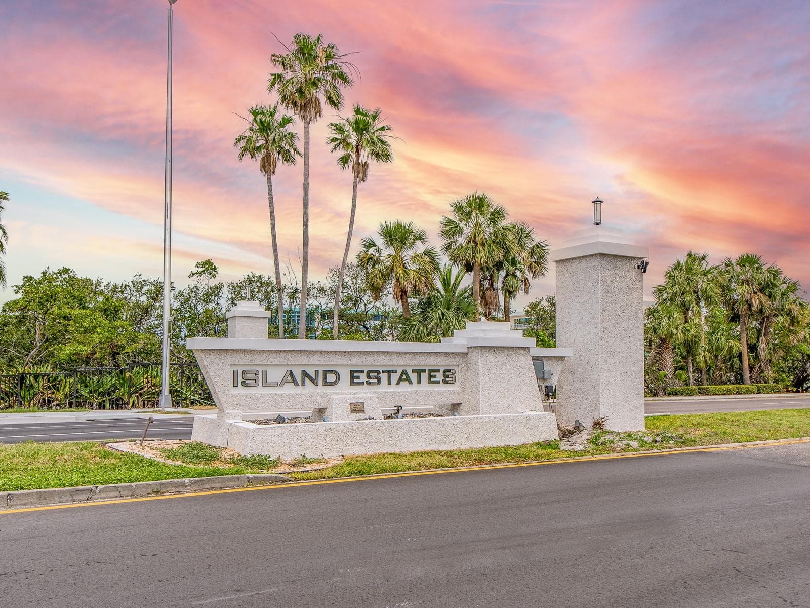 690 ISLAND WAY — photo 4 of 51