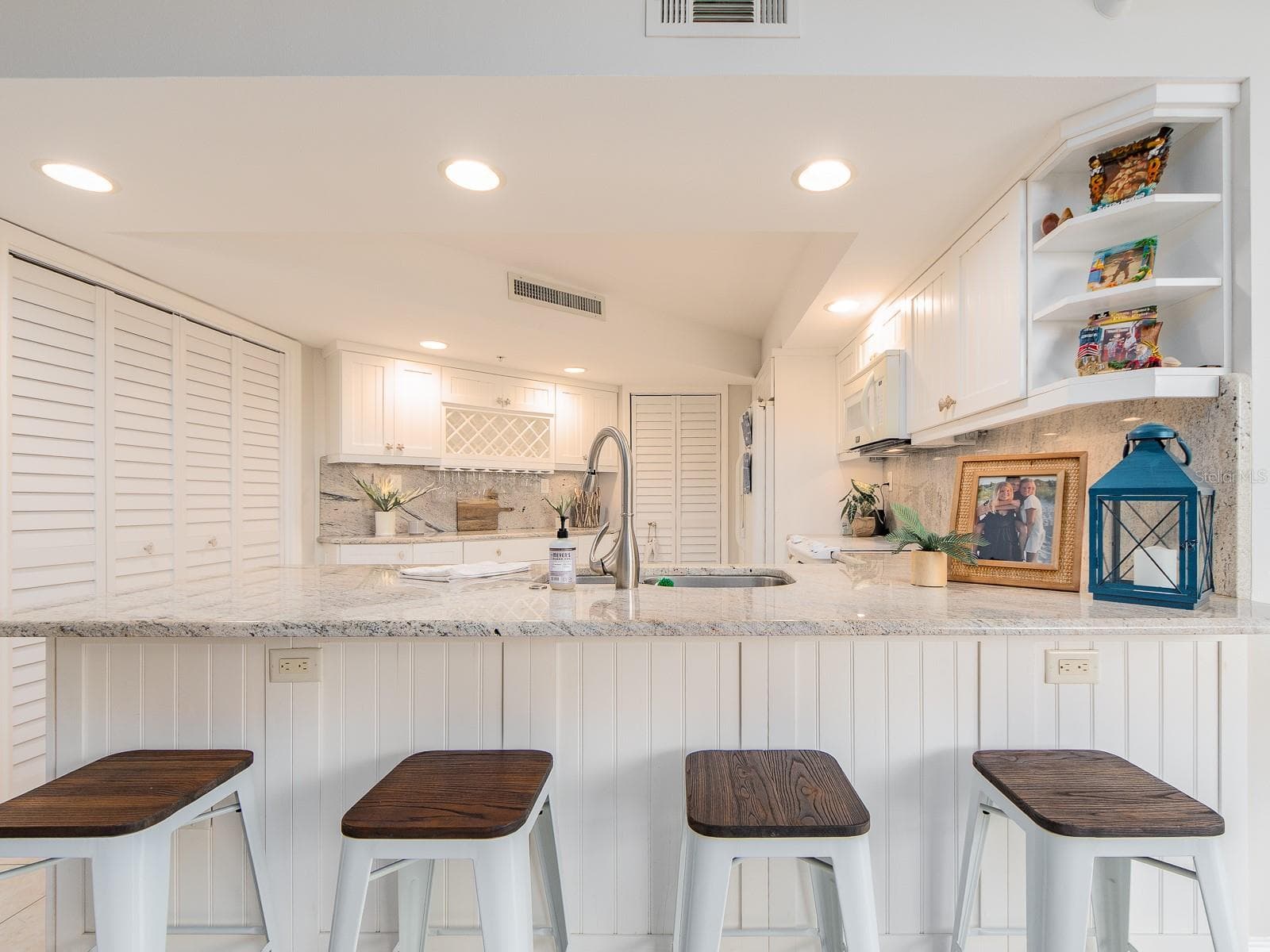 690 ISLAND WAY — photo 17 of 51