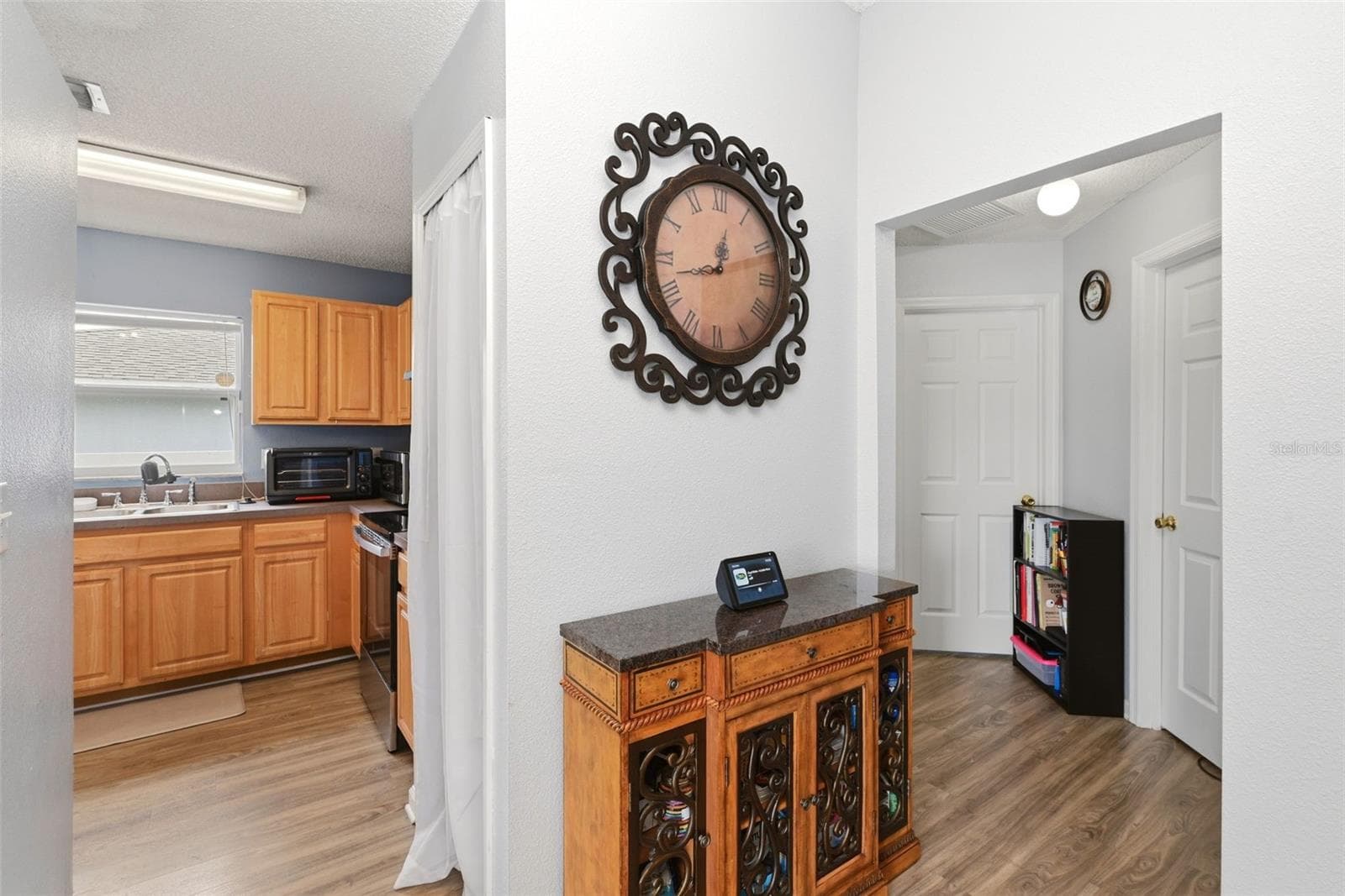 143 LAUREL RIDGE AVENUE — photo 9 of 26