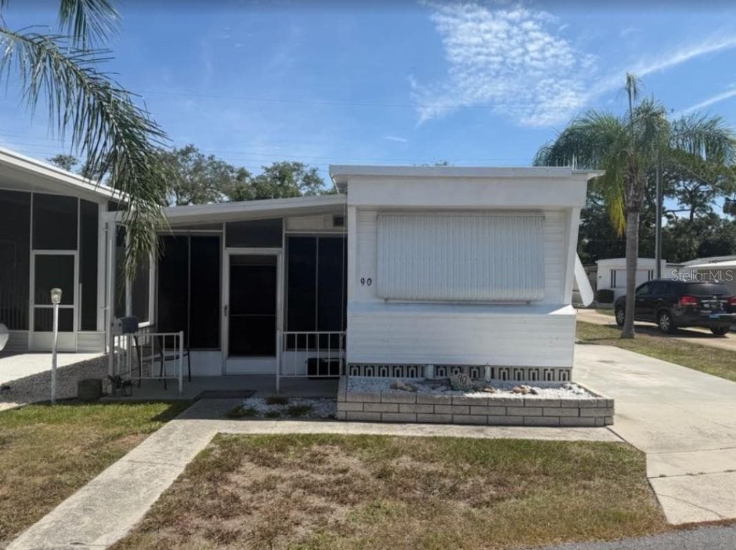 90 SOUTHWINDS DRIVE — photo 1 of 4