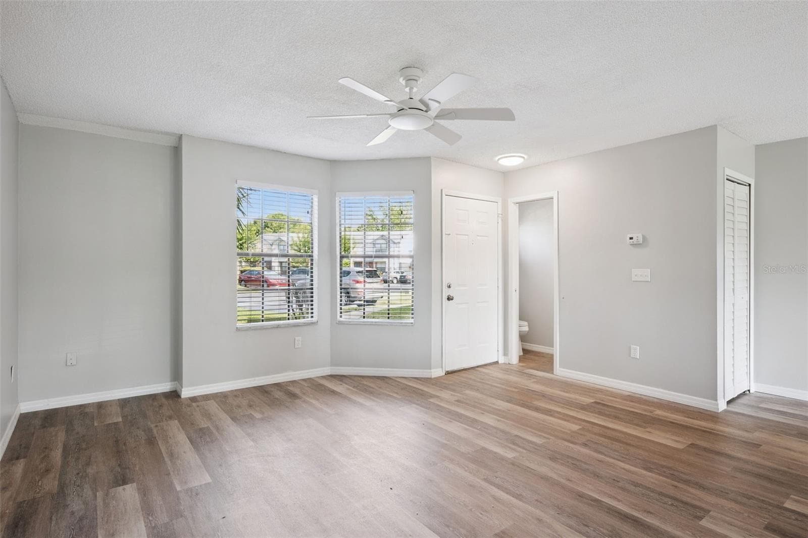 2889 WAREHAM COURT — photo 4 of 32