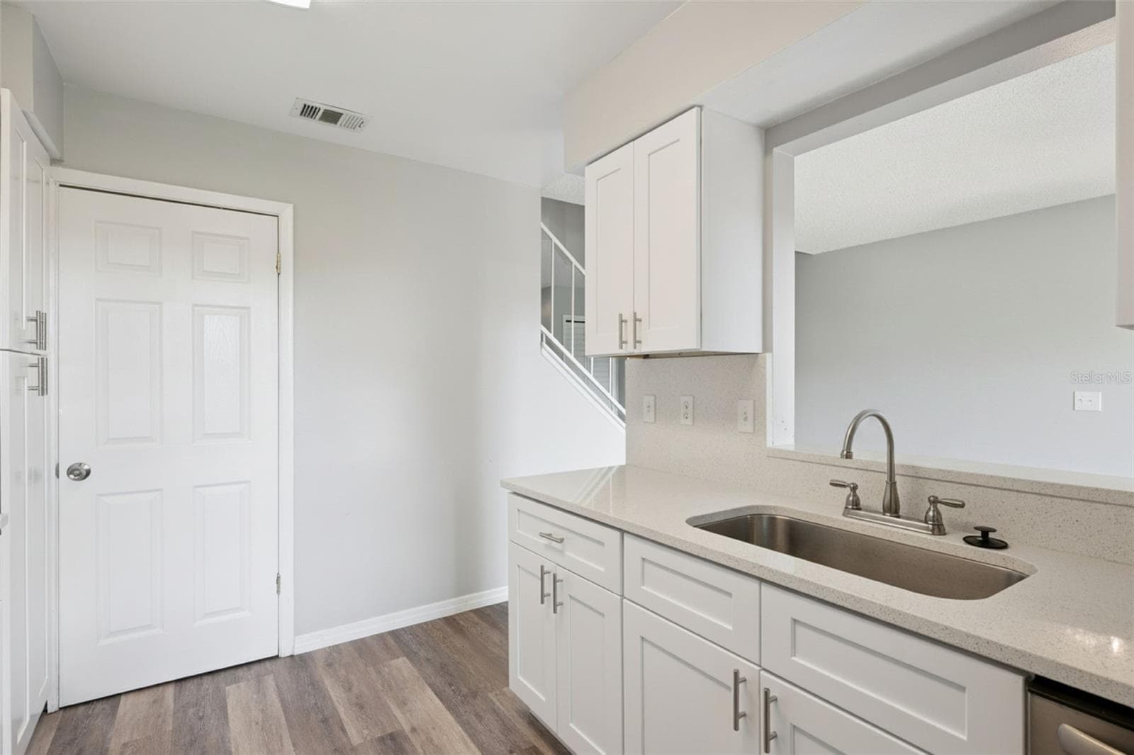 2889 WAREHAM COURT — photo 15 of 32