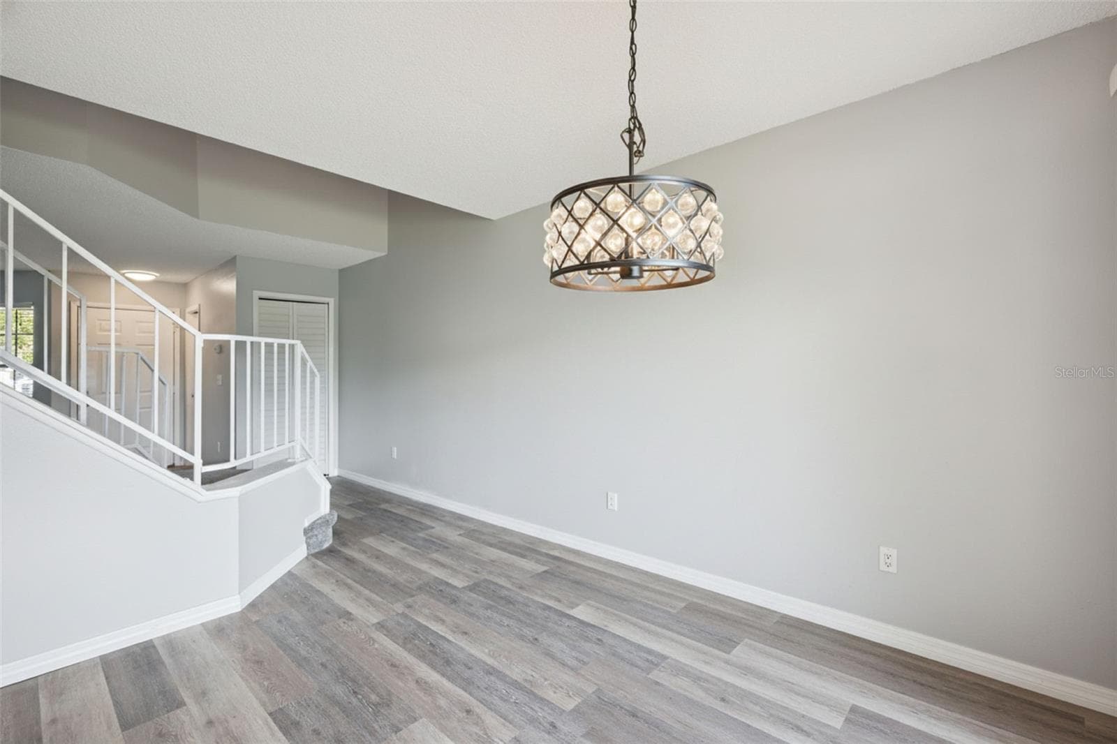 2889 WAREHAM COURT — photo 9 of 32