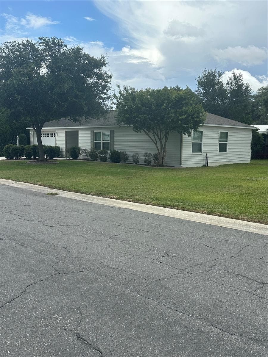 716 TRUMAN AVENUE — photo 2 of 22