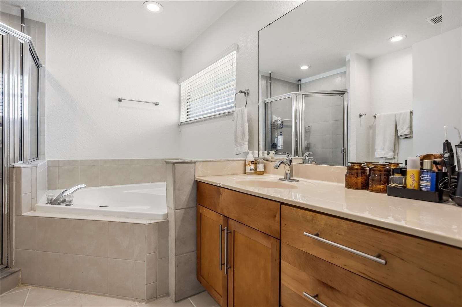 404 BARCLAY AVENUE — photo 19 of 48