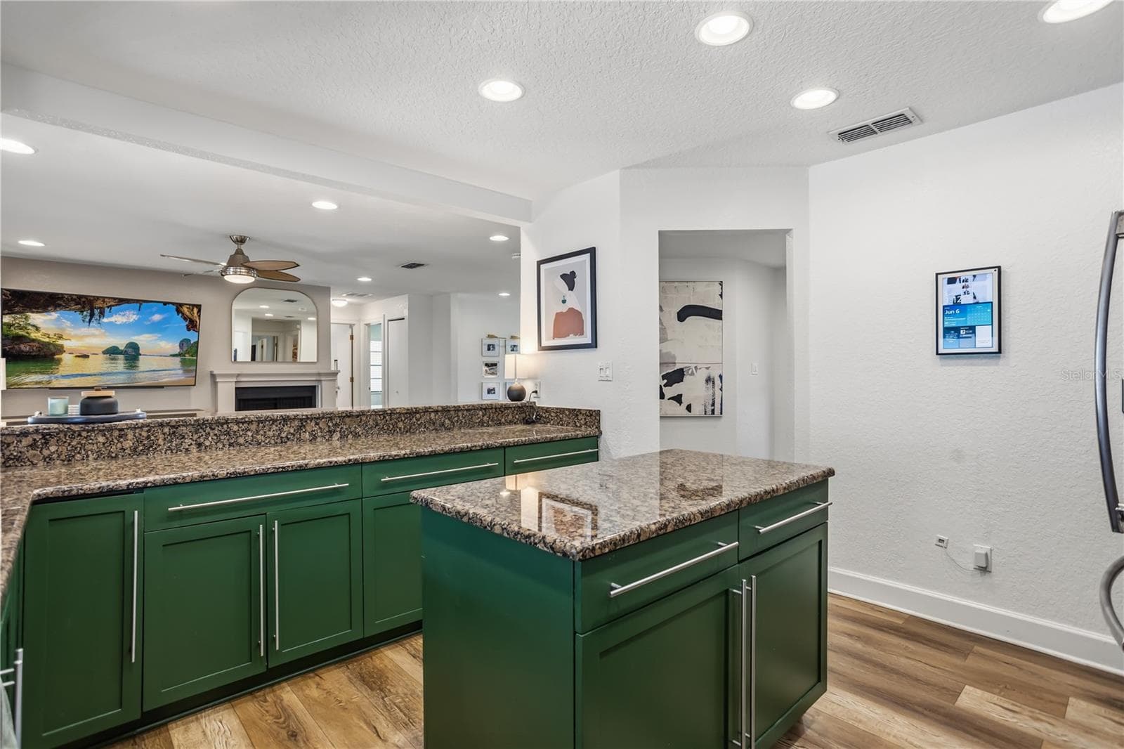 404 BARCLAY AVENUE — photo 15 of 48