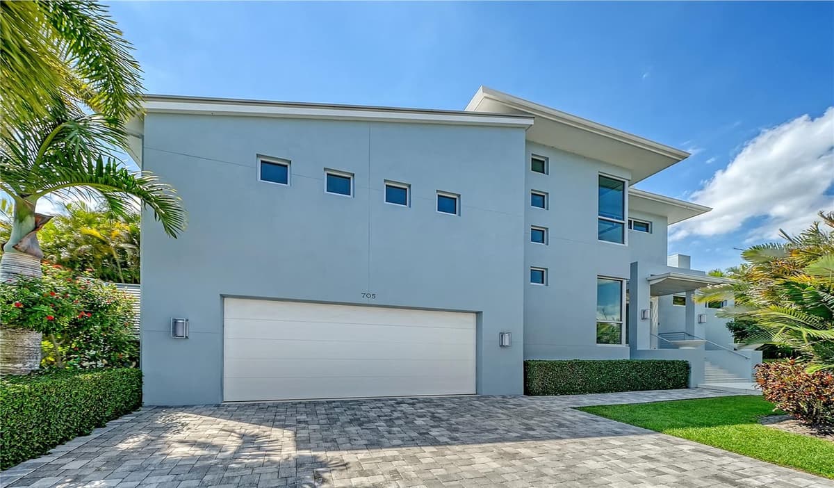 705 JUNGLE QUEEN WAY — photo 4 of 55