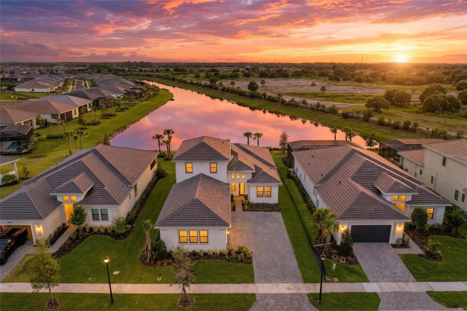 4517 MONDRIAN COURT