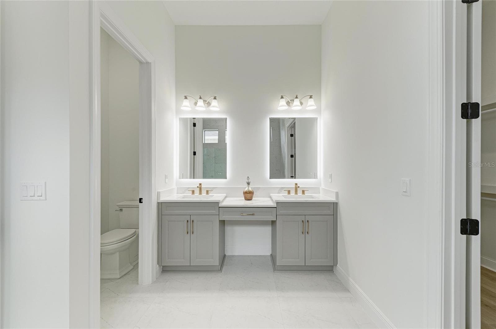4517 MONDRIAN COURT — photo 35 of 94