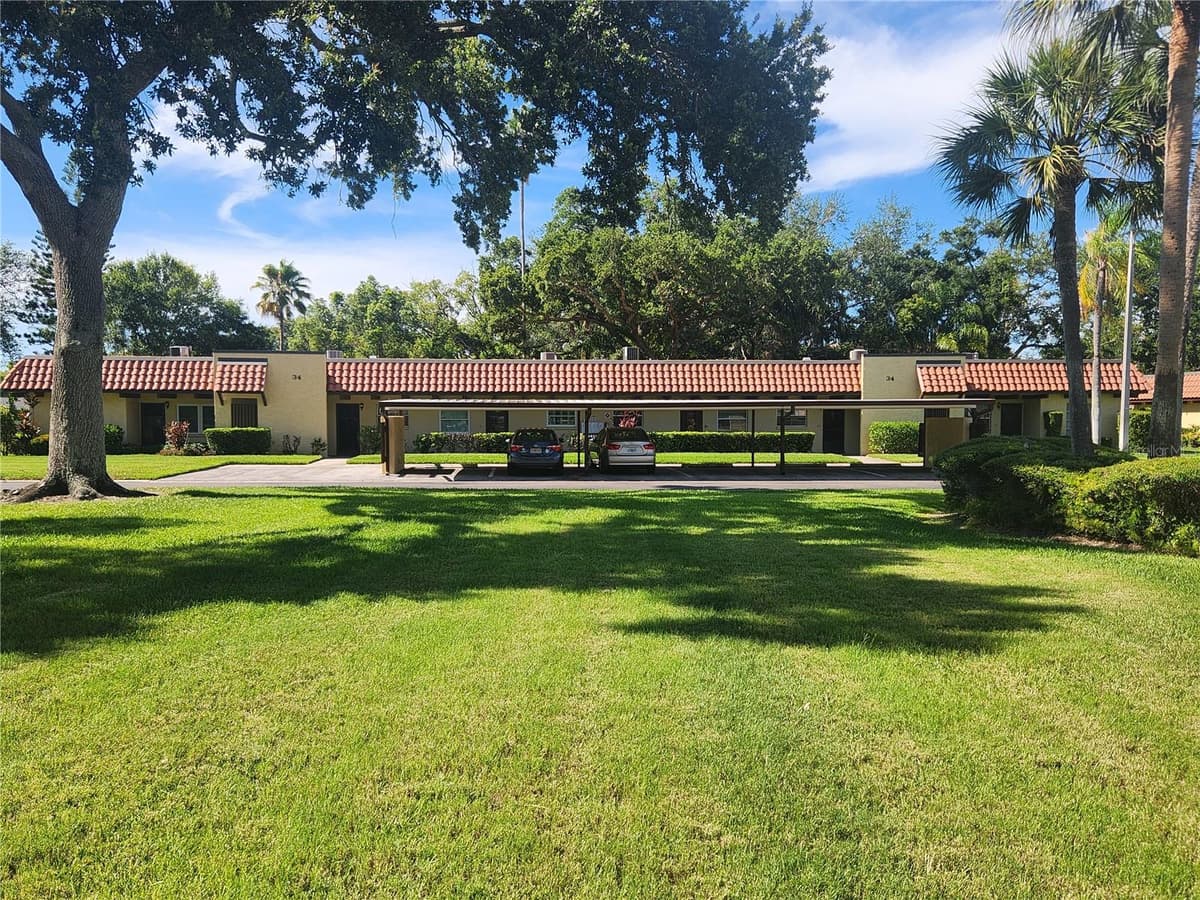 1701 PINEHURST ROAD — photo 1 of 21