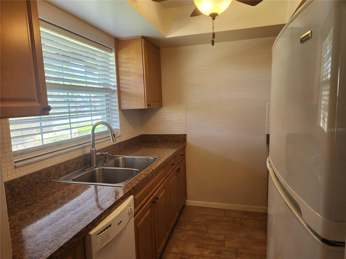 1701 PINEHURST ROAD — photo 8 of 21