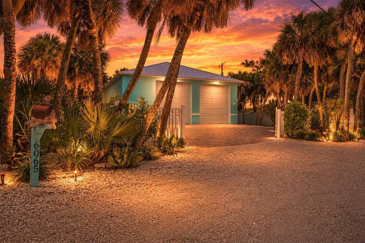 6065 MANASOTA KEY ROAD — photo 4 of 97