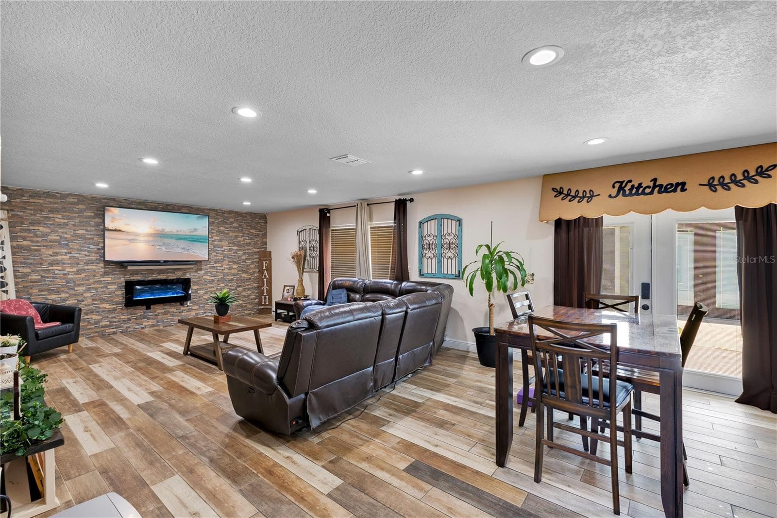 5051 PLYMOUTH TURTLE CIRCLE — photo 4 of 31