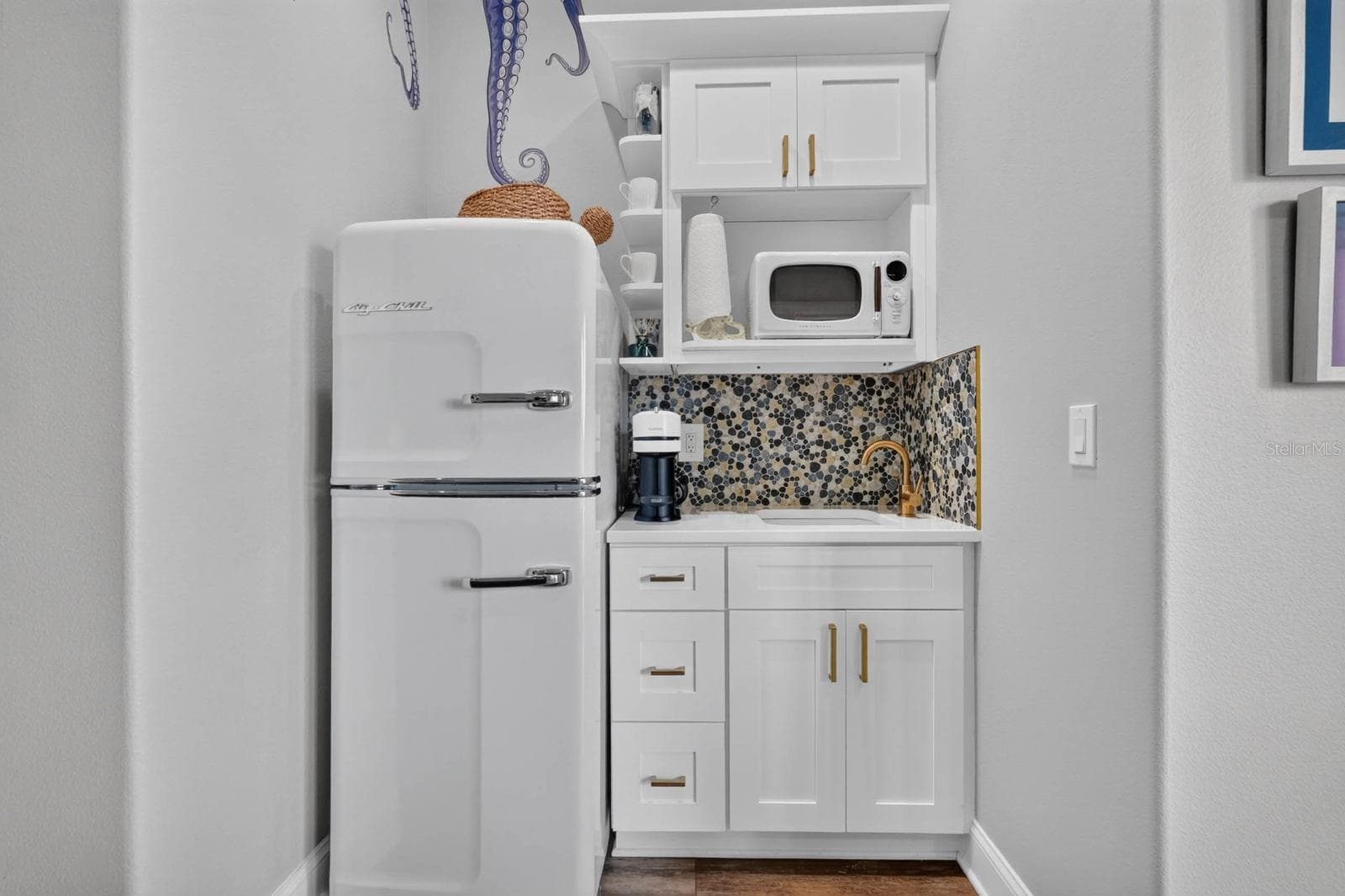 32 NORTHSHORE AVENUE — photo 42 of 67