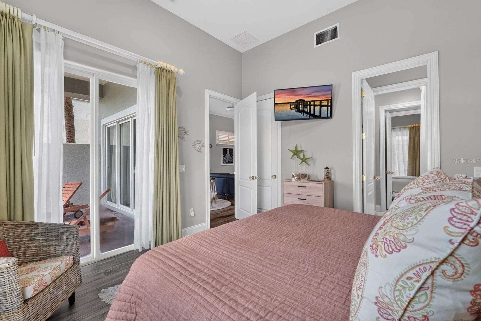 32 NORTHSHORE AVENUE — photo 44 of 67