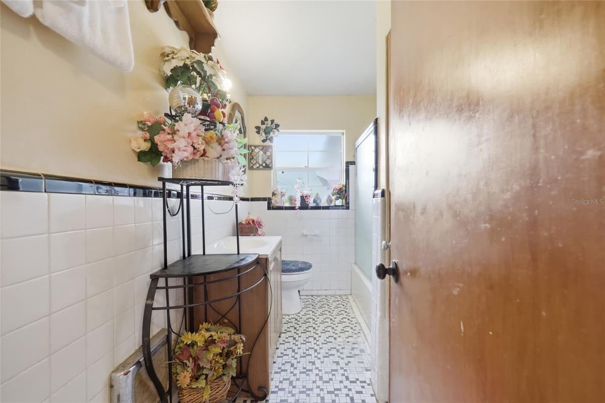 620 CUMMINGS STREET — photo 18 of 31