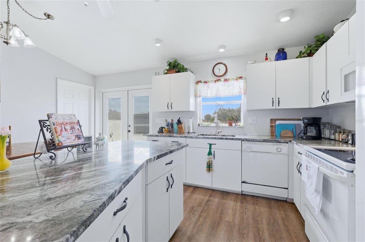 13105 MJ ROAD — photo 16 of 38