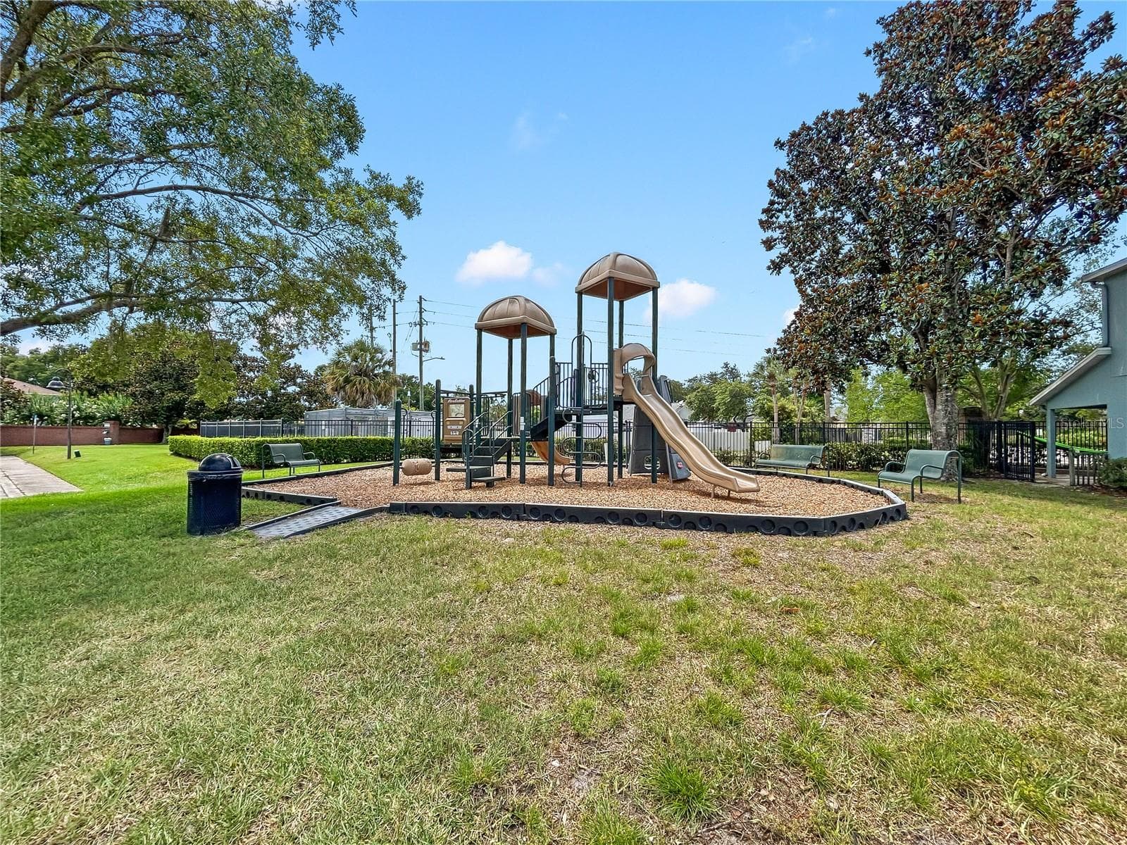 2048 SCHULLER WAY — photo 27 of 32