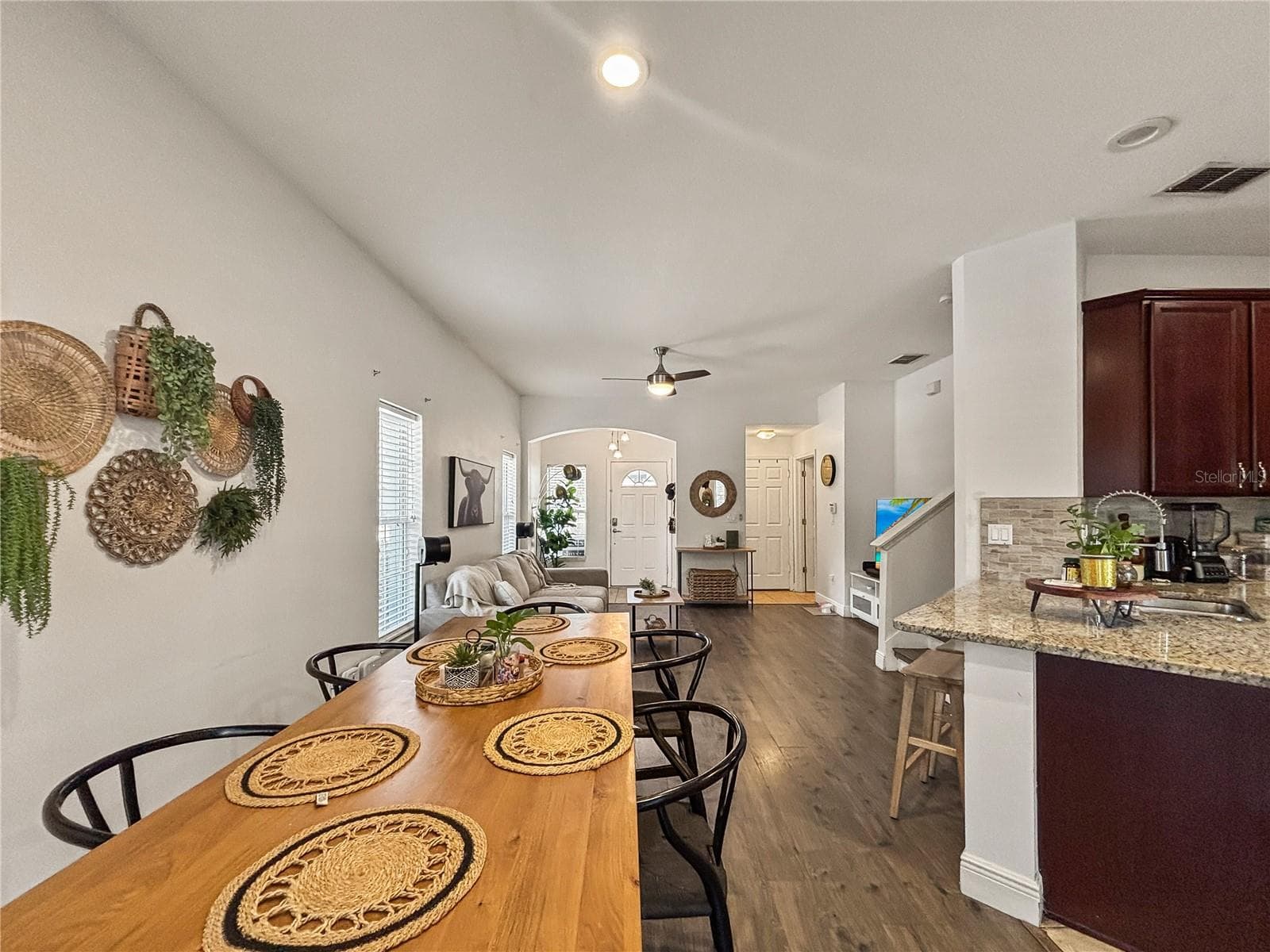2048 SCHULLER WAY — photo 9 of 32