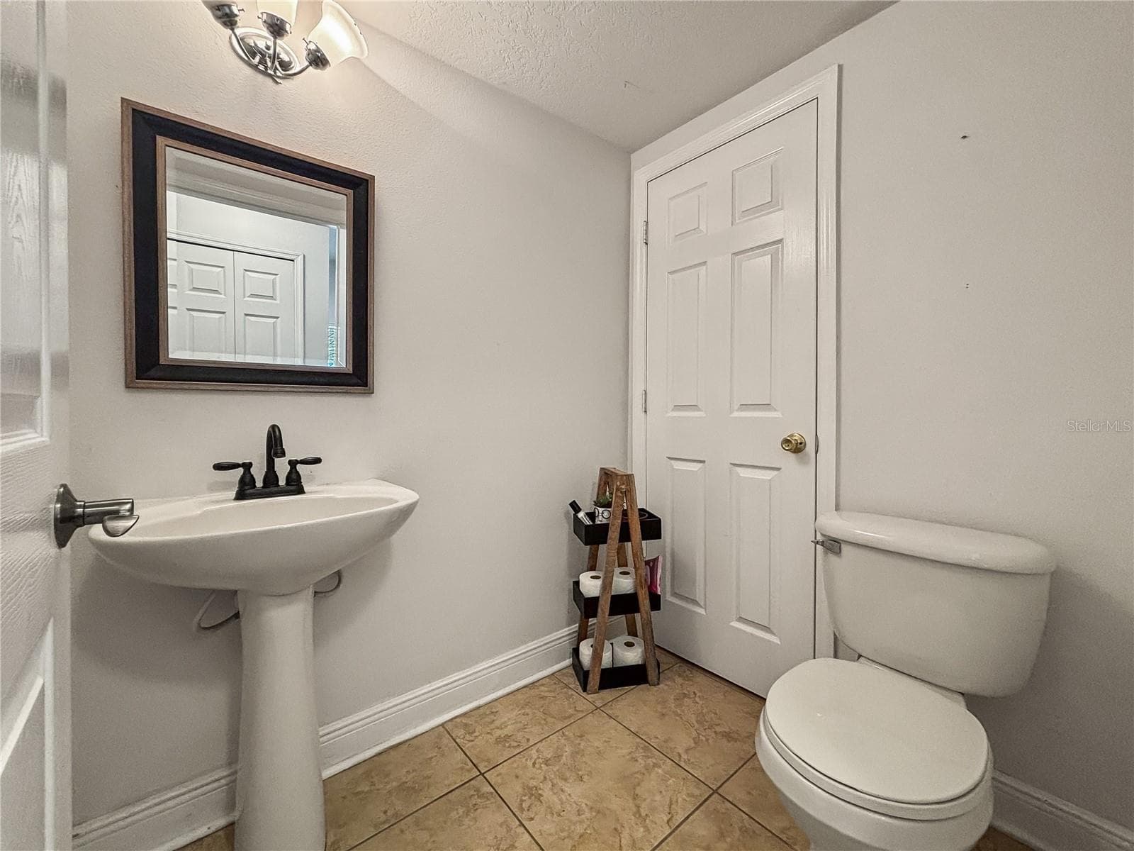 2048 SCHULLER WAY — photo 13 of 32