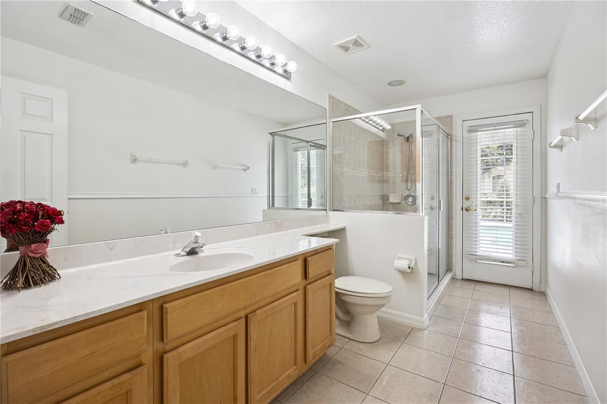 710 REGINA CIRCLE — photo 22 of 47