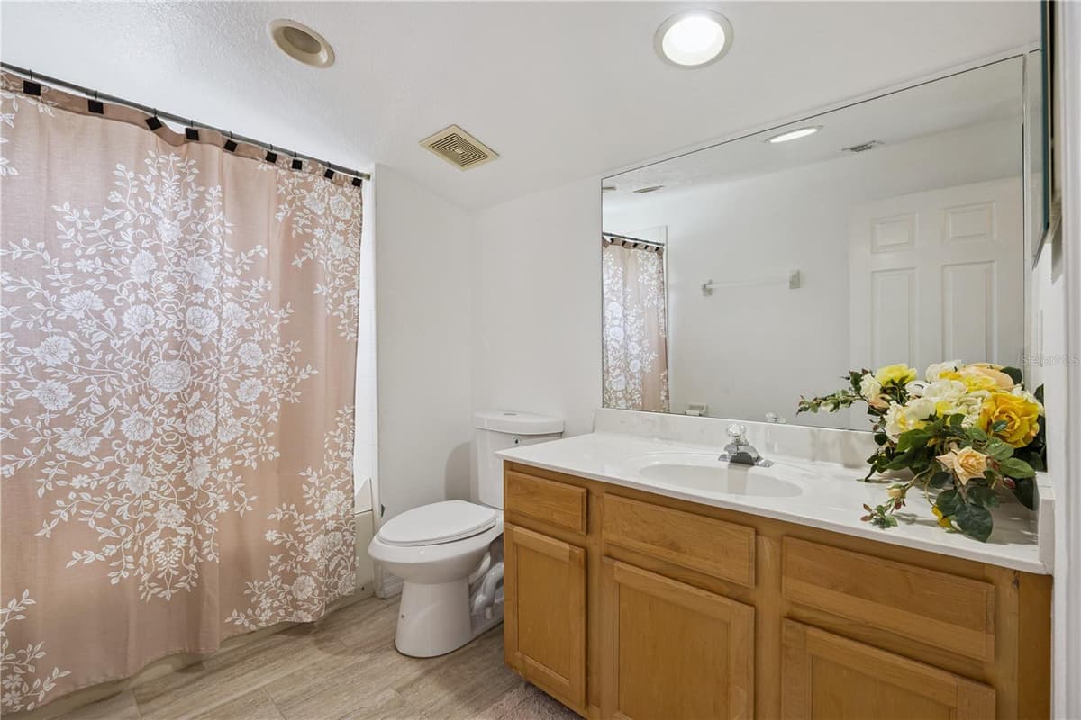 710 REGINA CIRCLE — photo 27 of 47