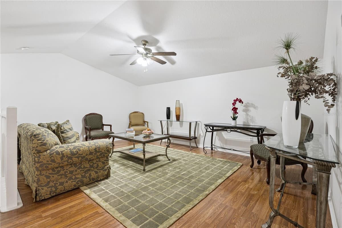 710 REGINA CIRCLE — photo 13 of 47