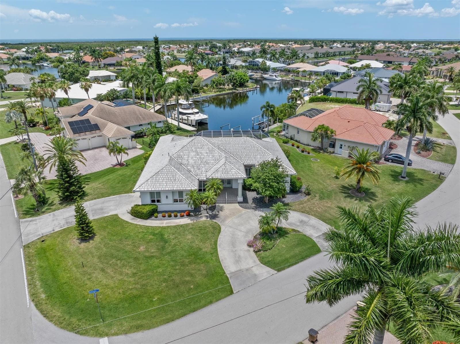 1401 KITTIWAKE DRIVE — photo 1 of 53