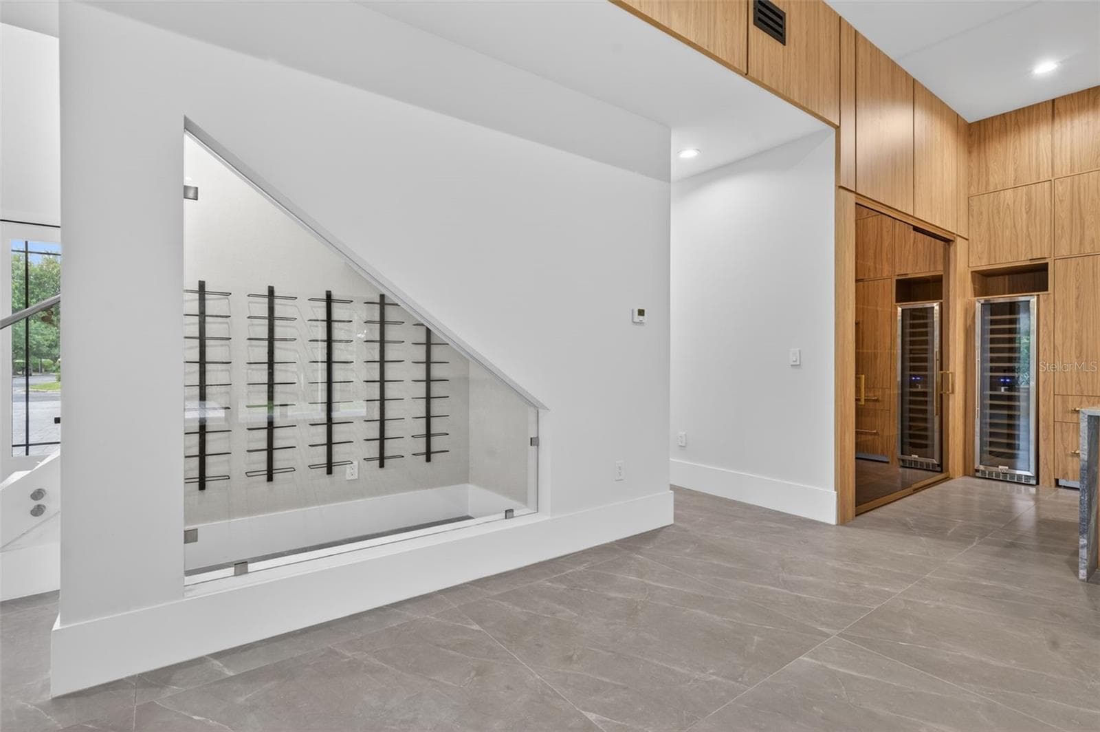 240 PHELPS AVENUE — photo 14 of 41
