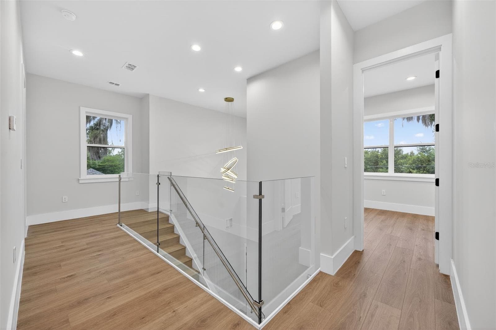 240 PHELPS AVENUE — photo 25 of 41