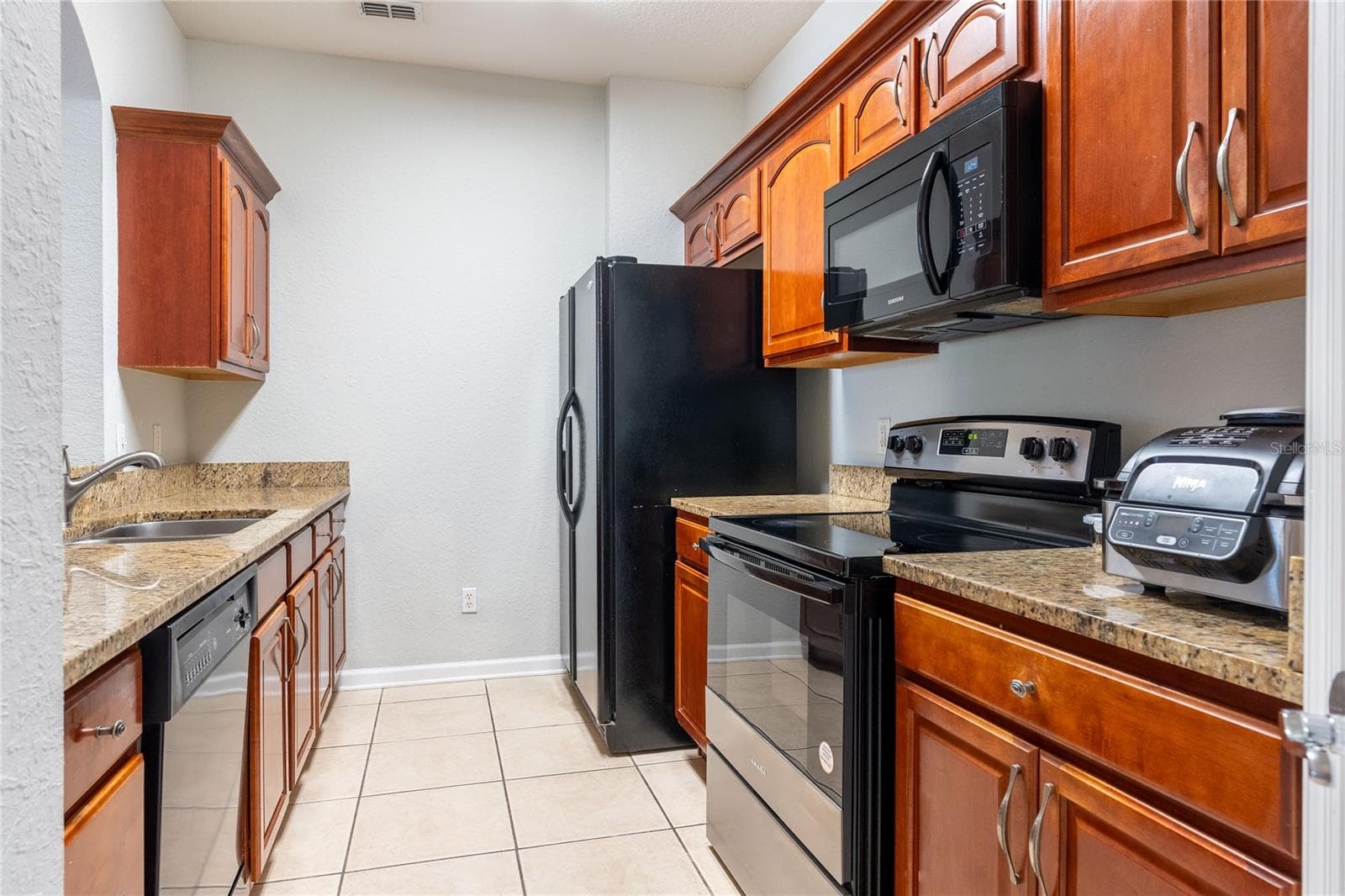 2484 SAN TECLA STREET — photo 9 of 32