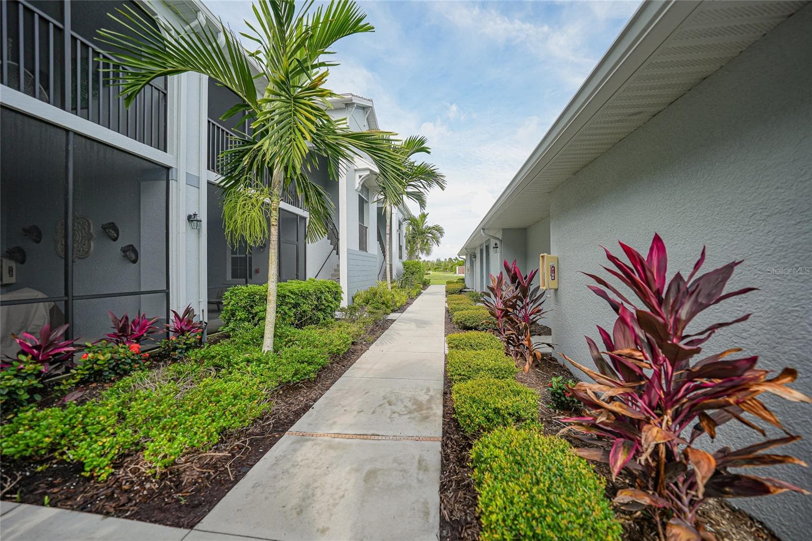 14040 HERITAGE LANDING BOULEVARD — photo 3 of 69