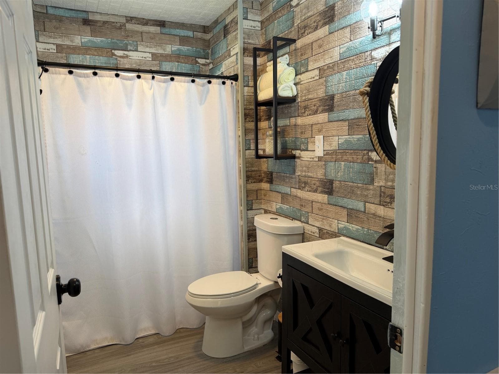 7313 FAIRLANE AVENUE — photo 25 of 35